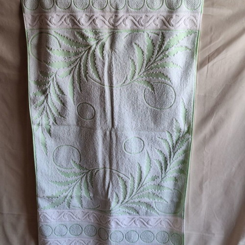 Vintage cotton embossed jacquard face towel set with handmade crochet lace