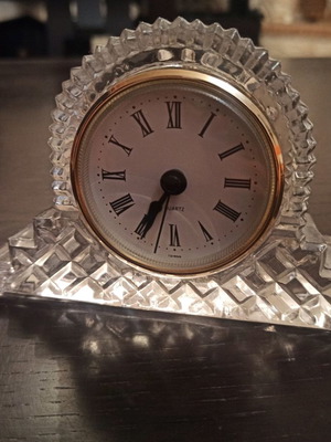 Table clock new, crystal, analog