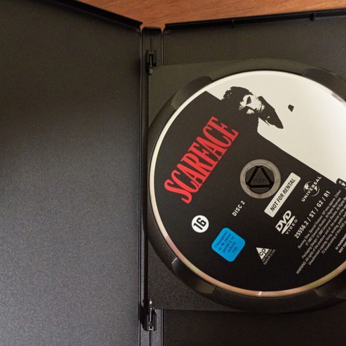 Scarface Special Edition DVD like new, 2 disc crime movie with subtitles