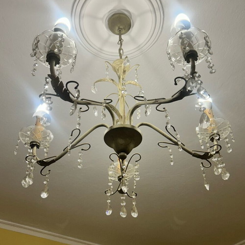 Chandeliers set like new, classic design