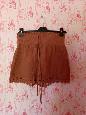 Women's shorts pink like new, size M