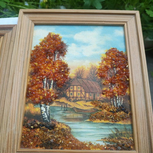 Amber frames like new with embossed amber parts