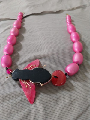 Necklace from London 53 cm, like new, pink