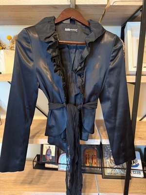 BSB women's jacket like new, satin style with belt and shoulder pads