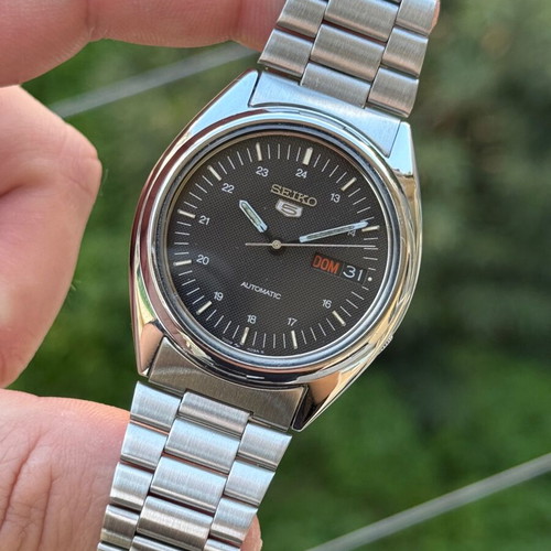 Seiko 5 Automatic Men's Watch Steel Sapphire Crystal Like New