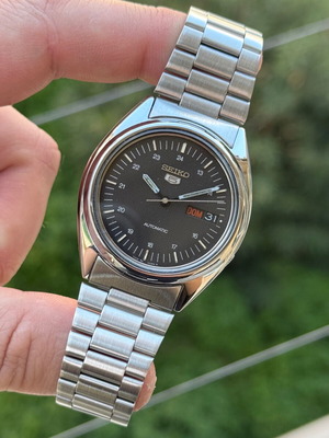 Seiko 5 Automatic Men's Watch Steel Sapphire Crystal Like New