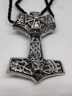 Mjolnir Thor's Hammer Pendant with Scandinavian Motifs and Lion, like new