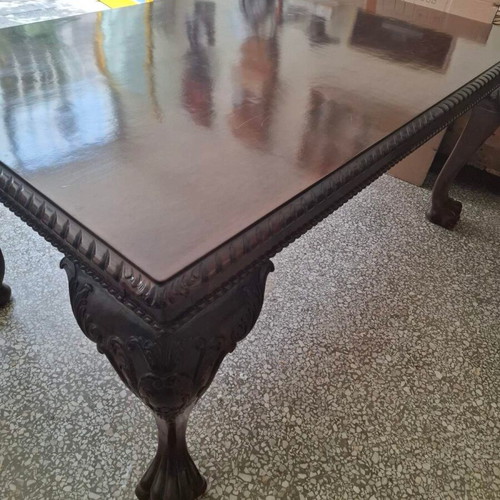 Wooden solid dining table with 8 chairs like new