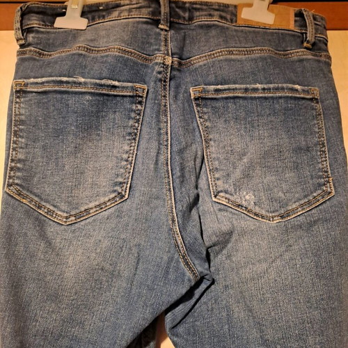 Jeans high waist pants like new with holes and frayed edges