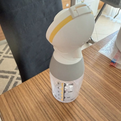 Medela Solo electric breast pump with extras
