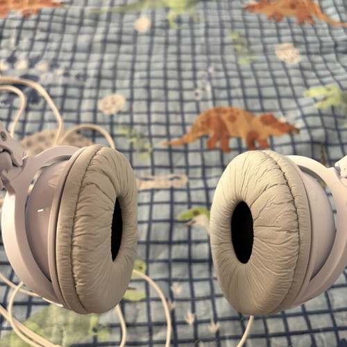 Sony MDR-ZX110AP headphones white with microphone wired like new