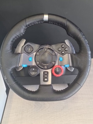 Logitech G29 волан за Ps4 употребяван с износване на кожата