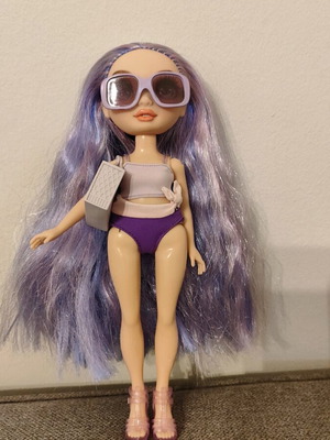 Violet Rainbow High doll like new