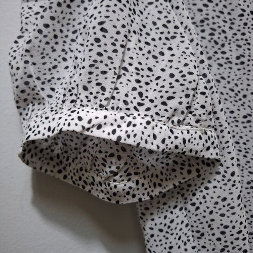 Pink Woman cropped shirt white with black polka dots like new, size Large