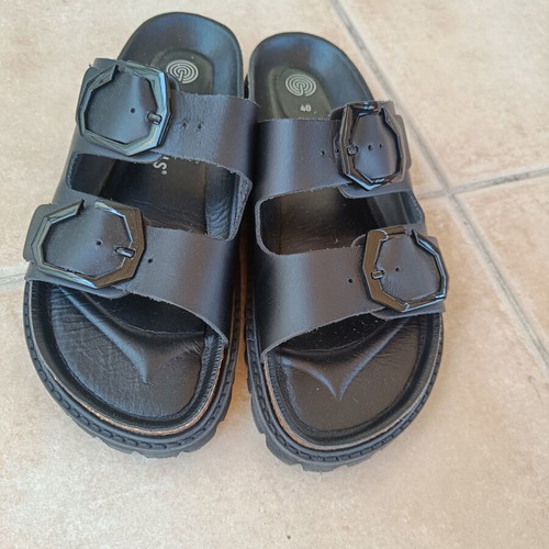 Genuins sandals black size 40 like new