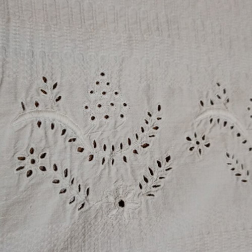 White Handmade Traditional Cutwork Runner Like New