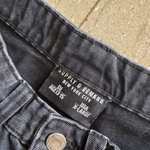 Supply & Demand Black Denim Shorts like new, size EU 13-15 / US XL