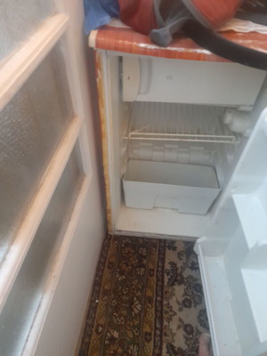 Mini fridge like new