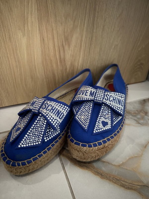Love Moschino moccasins like new, size 39, blue
