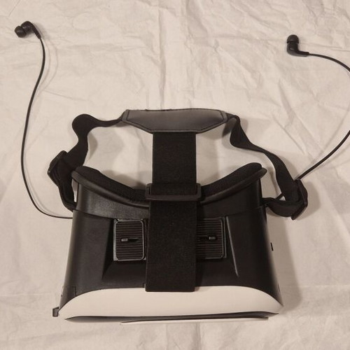 VR Glasses MO9072 with Bluetooth Headphones new
