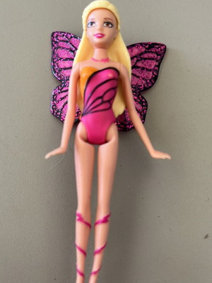 Barbie Mariposa miniature doll used from Mattel V7050 Mini Princesses collection