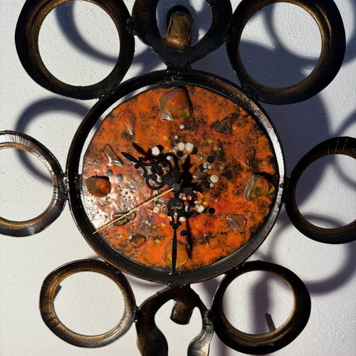 Metal Art Clock used with precious stones