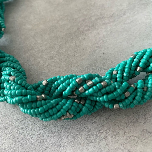 Women's necklace like new with turquoise and silver beads, H&M