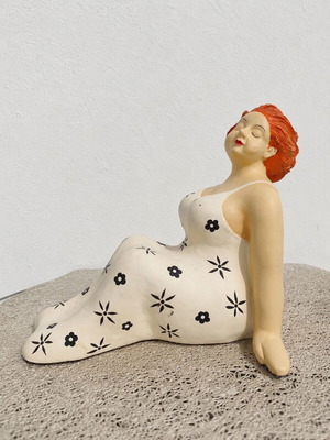 Vintage Filipino Figurine like new, ceramic Bathing Beauties style