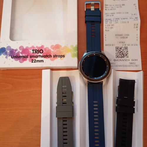 Samsung Galaxy Watch SM-R800 like new with 3 extra straps