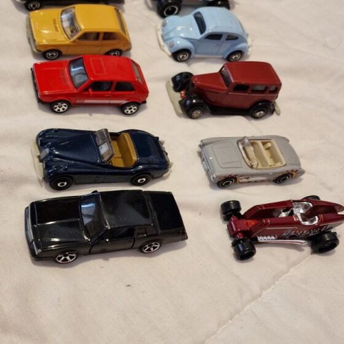 Hot Wheels vintage toy cars like new