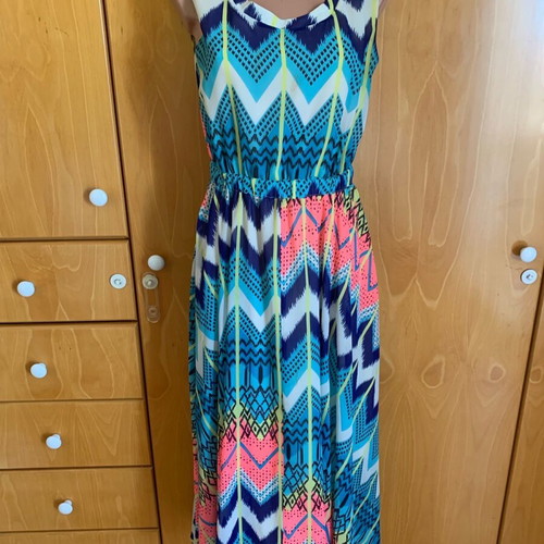 Colorful dress like new, size M