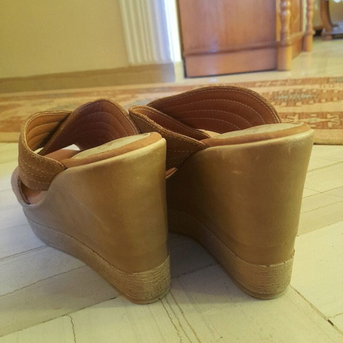 Saint Clair women's platform slippers brown like new size 39