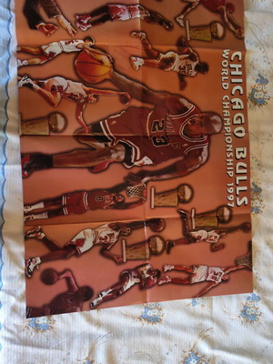 Chicago Bulls double-sided poster with 1997 champions and Michael Jordan, like new