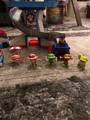 Πύργος Paw Patrol μεταχειρισμένος με αυτοκίνητο και 7 φιγούρες