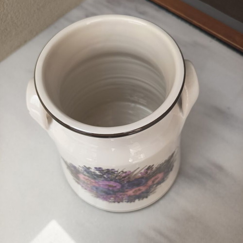 Handmade decorative vase used, painted with flowers