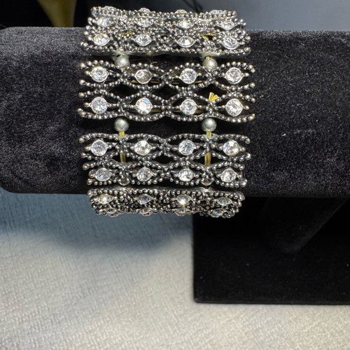 Adjustable bracelet like new, silver