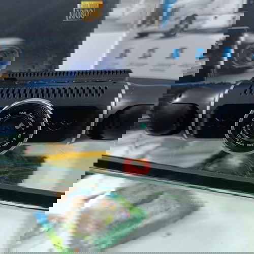 FHD DVR καταγραφικό με οθόνη και 4 κάμερες για προστασία αυτοκινήτου νέο