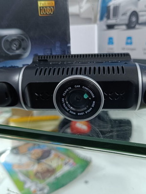 FHD DVR καταγραφικό με οθόνη και 4 κάμερες για προστασία αυτοκινήτου νέο