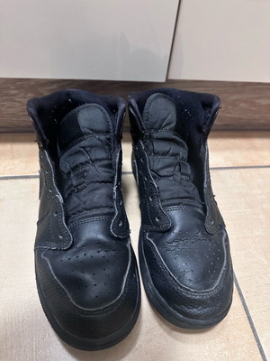 Jordan Air 1 Mid kids used black size 36.5
