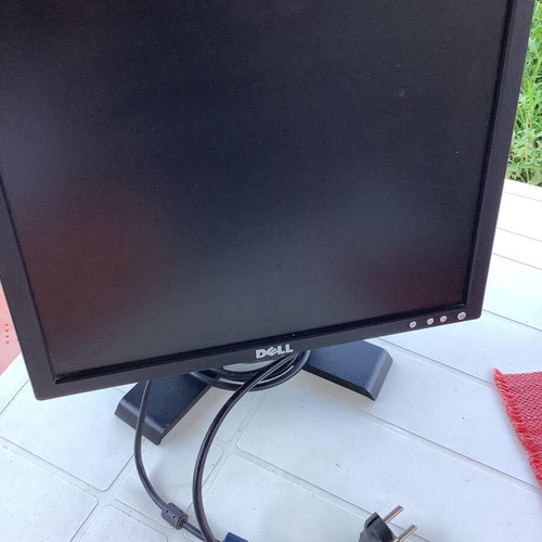 Dell E177FPB 17-Inch LCD Monitor like new, 1280x1024 resolution