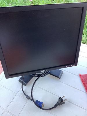 Dell E177FPB 17-Inch LCD Monitor like new, 1280x1024 resolution