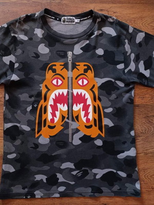 A Bathing Ape Bape Camo Tiger T-shirt σαν καινούργιο, μέγεθος M