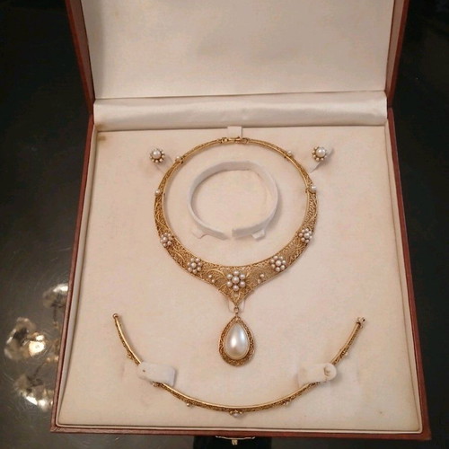 Jewelry box used, 19×19 cm