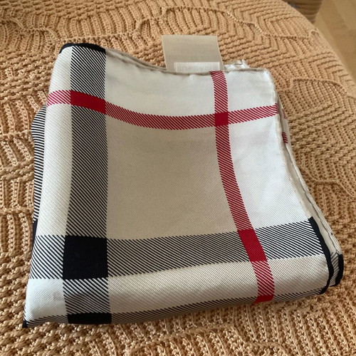 Burberrys silk square scarf 45x45 cm like new, beige