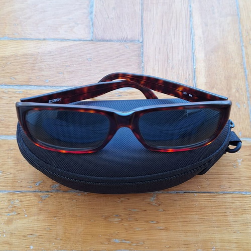 Scorpion Tortoise Sunglasses like new, brown multicolor