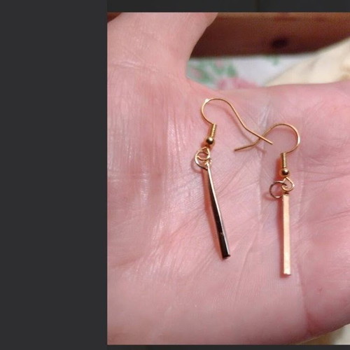 Noris earrings new, stylish gold tone