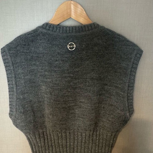 Pinko sleeveless sweater like new, gray, size S