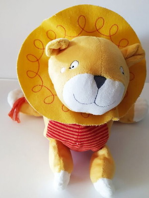 Stuffed lion used, length 25cm
