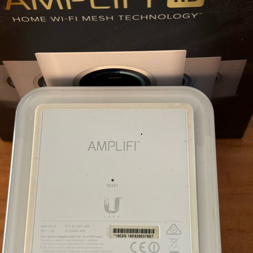 Ubiquiti AmpliFi HD AFi-R High-Performance Home Wi-Fi Mesh Router like new