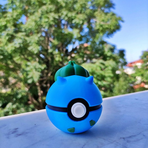 Pokeballs thematic like new, set of 11 pieces